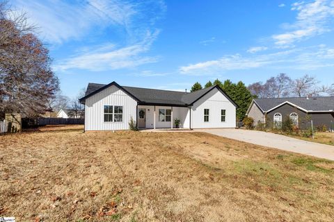 206 Dexter Bend Court Fountain Inn SC 29644