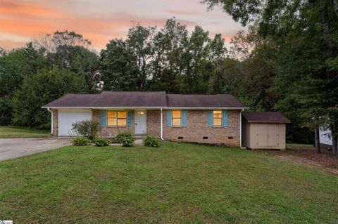 Photo of 311 Coach Hill Drive, Gaffney, SC 29340 (MLS # 1571514)
