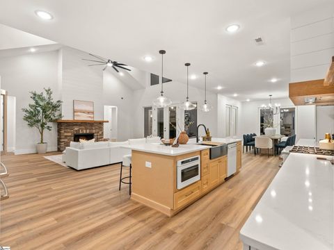 Tiny photo for 112 Marseille Drive, Simpsonville, SC 29680 (MLS # 1584757)