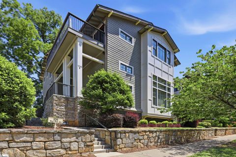 Photo of 106 W Park Avenue Apt B #Apt B, Greenville, SC 29601 (MLS # 1592439)
