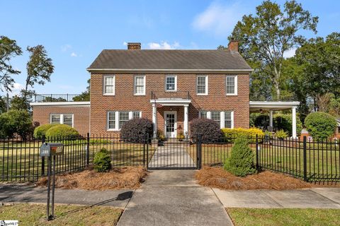 Photo of 308 W Walnut Street, Clinton, SC 29325 (MLS # 1573701)