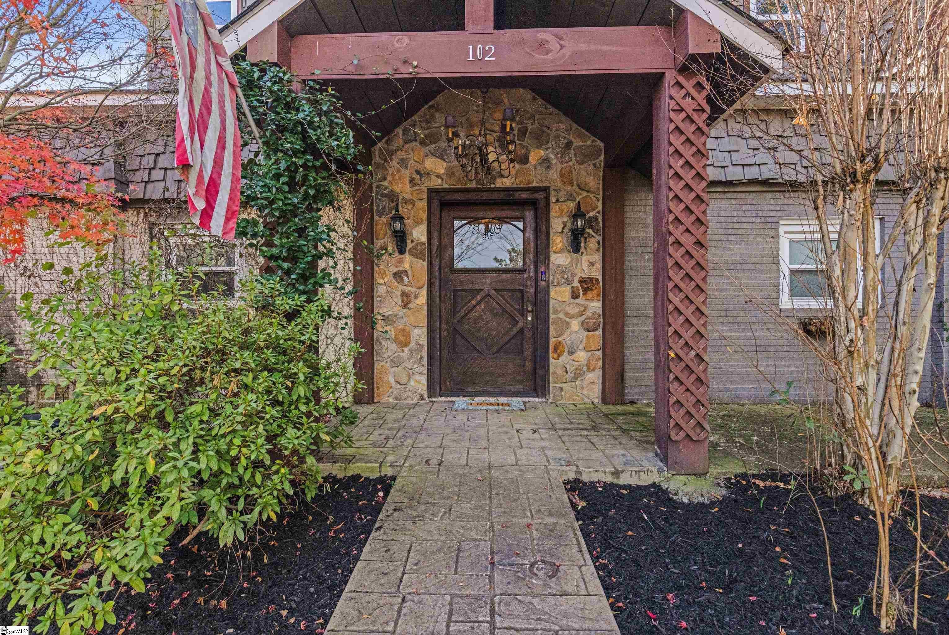 102 Harts Lane