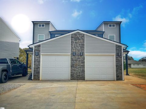 781/783 Berry Road Boiling Springs SC 29316