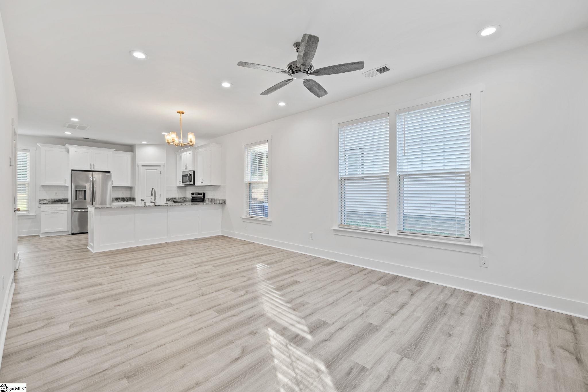 Travelers Rest, South Carolina 29690, United States, 3 Bedrooms Bedrooms, ,3 BathroomsBathrooms,Residential,Active,214242