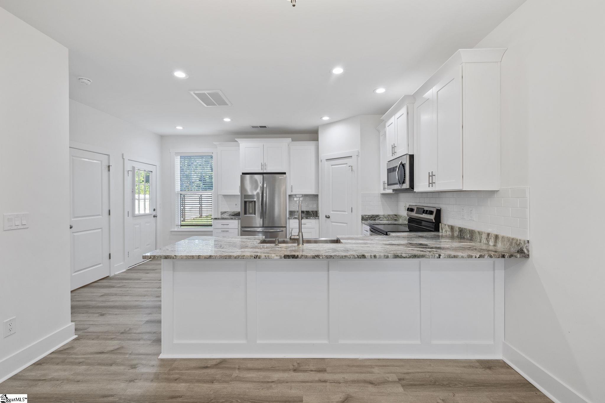 Travelers Rest, South Carolina 29690, United States, 3 Bedrooms Bedrooms, ,3 BathroomsBathrooms,Residential,Active,214242