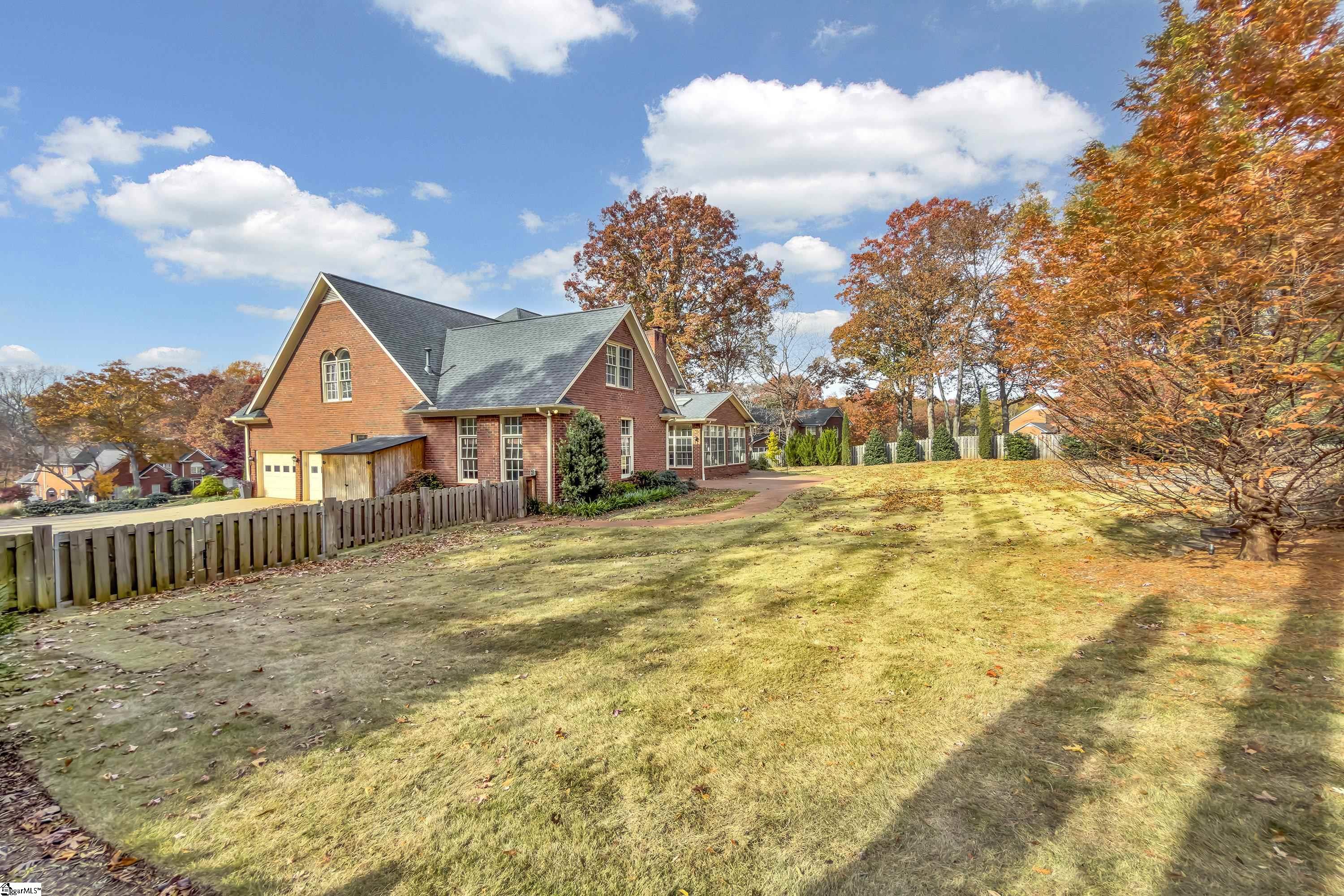 111 W Woodglen Road