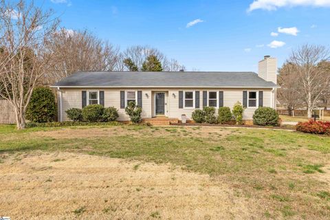 Photo of 1011 Harness Trail, Simpsonville, SC 29681 (MLS # 1582830)