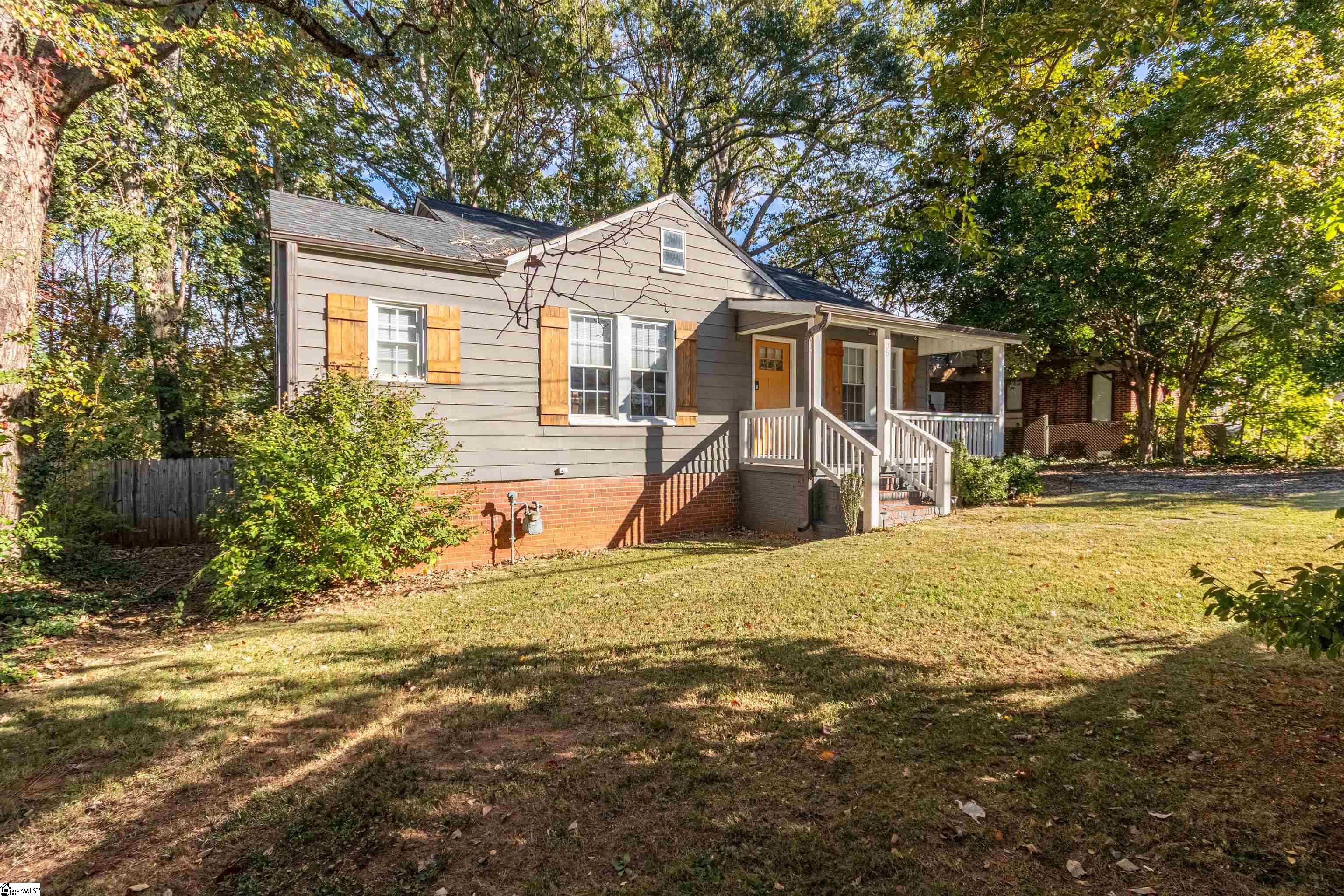 Greenville, South Carolina 29617, United States, 2 Bedrooms Bedrooms, ,1 BathroomBathrooms,Residential,Active,238025