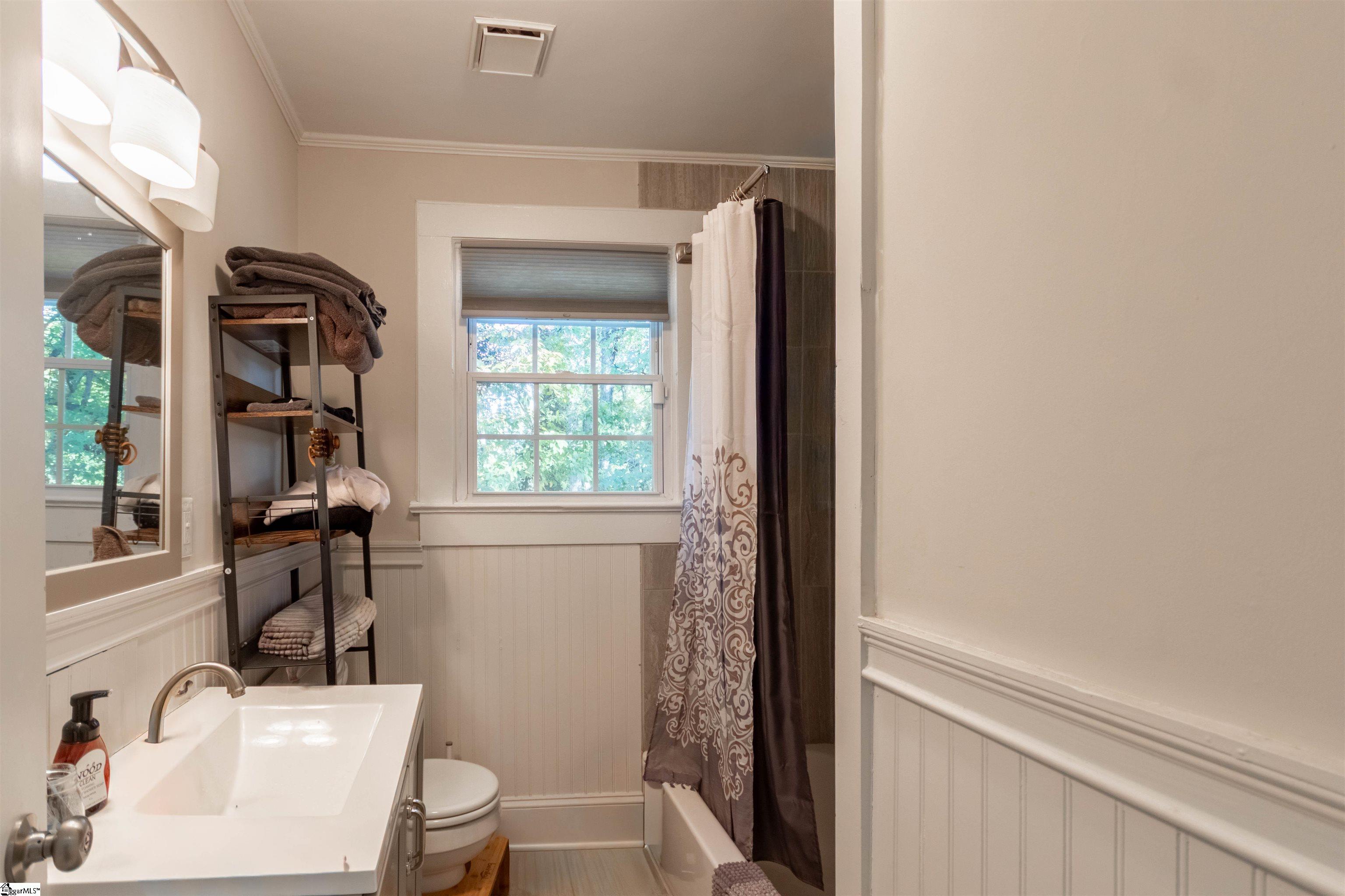 Greenville, South Carolina 29617, United States, 2 Bedrooms Bedrooms, ,1 BathroomBathrooms,Residential,Active,238025