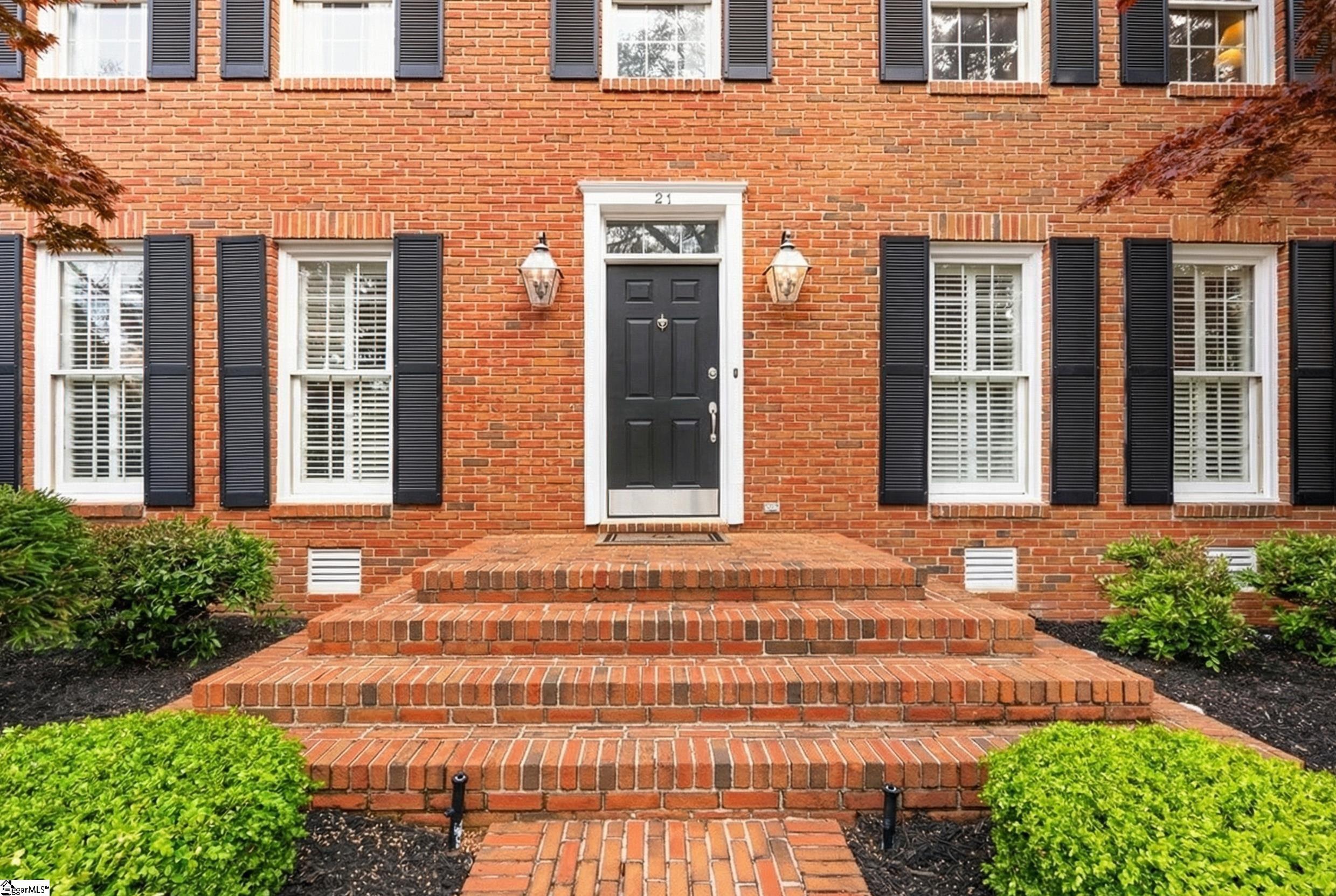 21 Oak Crest Court