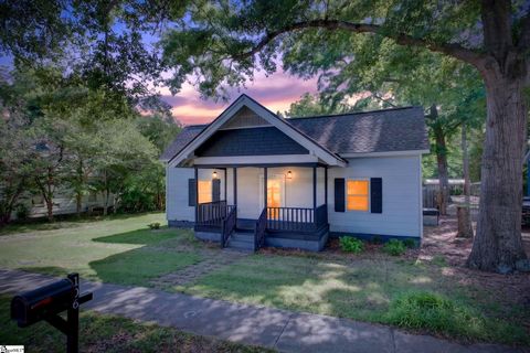 Photo of 106 S Green Street, Williamston, SC 29697 (MLS # 1592001)