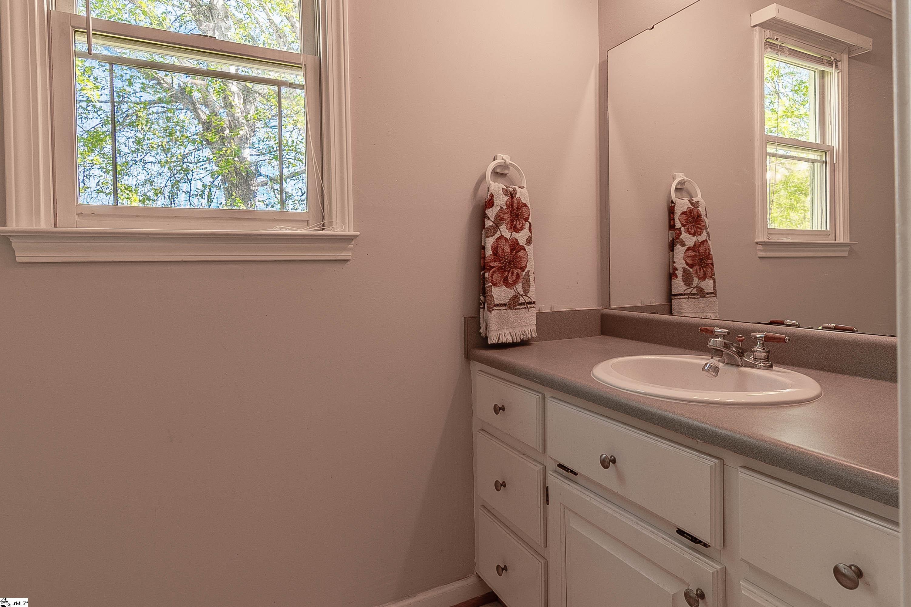 Easley, South Carolina 29640, United States, 4 Bedrooms Bedrooms, ,4 BathroomsBathrooms,Residential,Active,120467