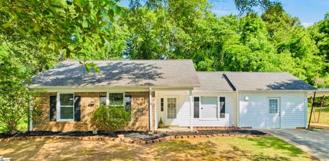 Photo of 38 Shore Drive, Greenville, SC 29611 (MLS # 1591577)
