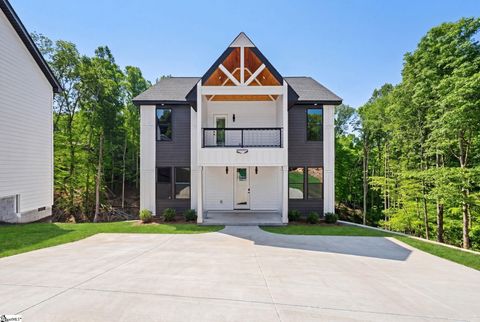 Photo of 7 Lee Haven Court, Greenville, SC 29611 (MLS # 1589895)