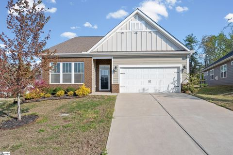 Photo of 516 Raleighwood Lane, Simpsonville, SC 29681 (MLS # 1586315)