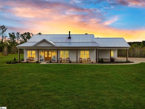 Photo of 2610 Erwin Mill Road, Honea Path, SC 29654 (MLS # 1587373)