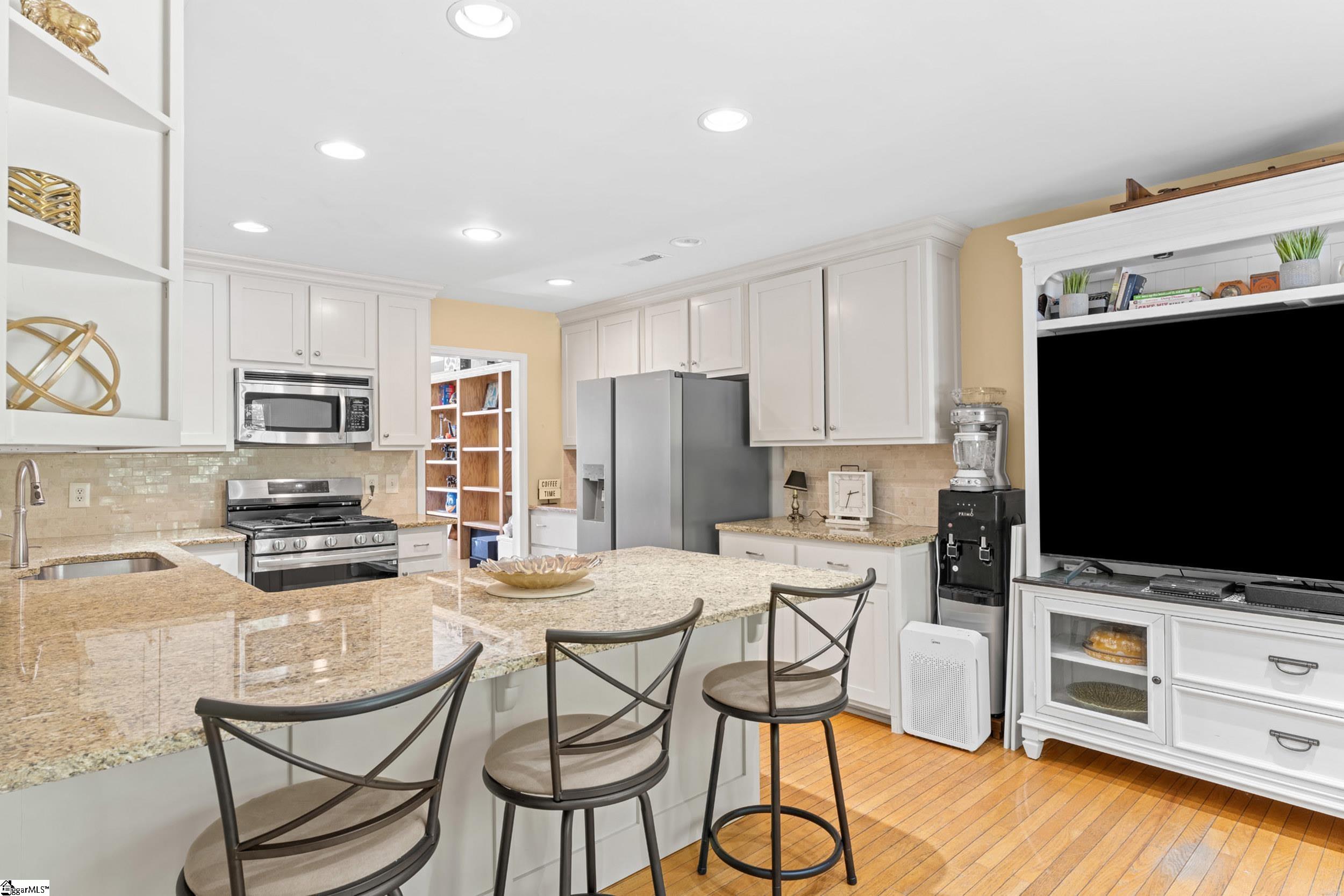 Real Estate Search 1 331 Radisson Road
