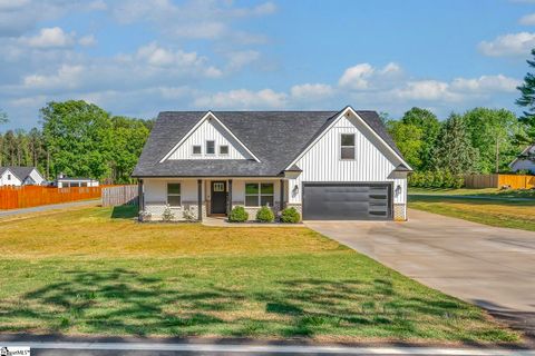 Photo of 1081 Ballenger Road, Inman, SC 29349 (MLS # 1588903)
