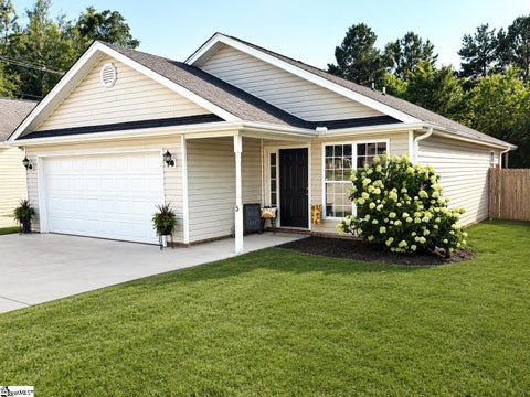 Photo of 5 Cedar Brook Court, Greenville, SC 29611 (MLS # 1607495)