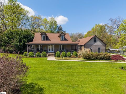 Photo of 40 Harding Drive, Greenville, SC 29609 (MLS # 1587445)