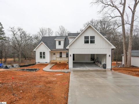 Photo of 14 Ferncrest Drive, Greenville, SC 29605 (MLS # 1580033)