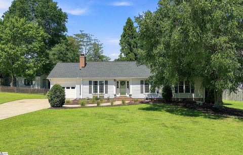 Photo of 109 Stonehenge Court, Taylors, SC 29687 (MLS # 1603714)