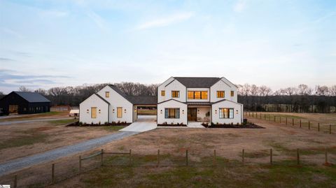 Photo of 2811 Lebanon Road, Pendleton, SC 29670 (MLS # 1583977)