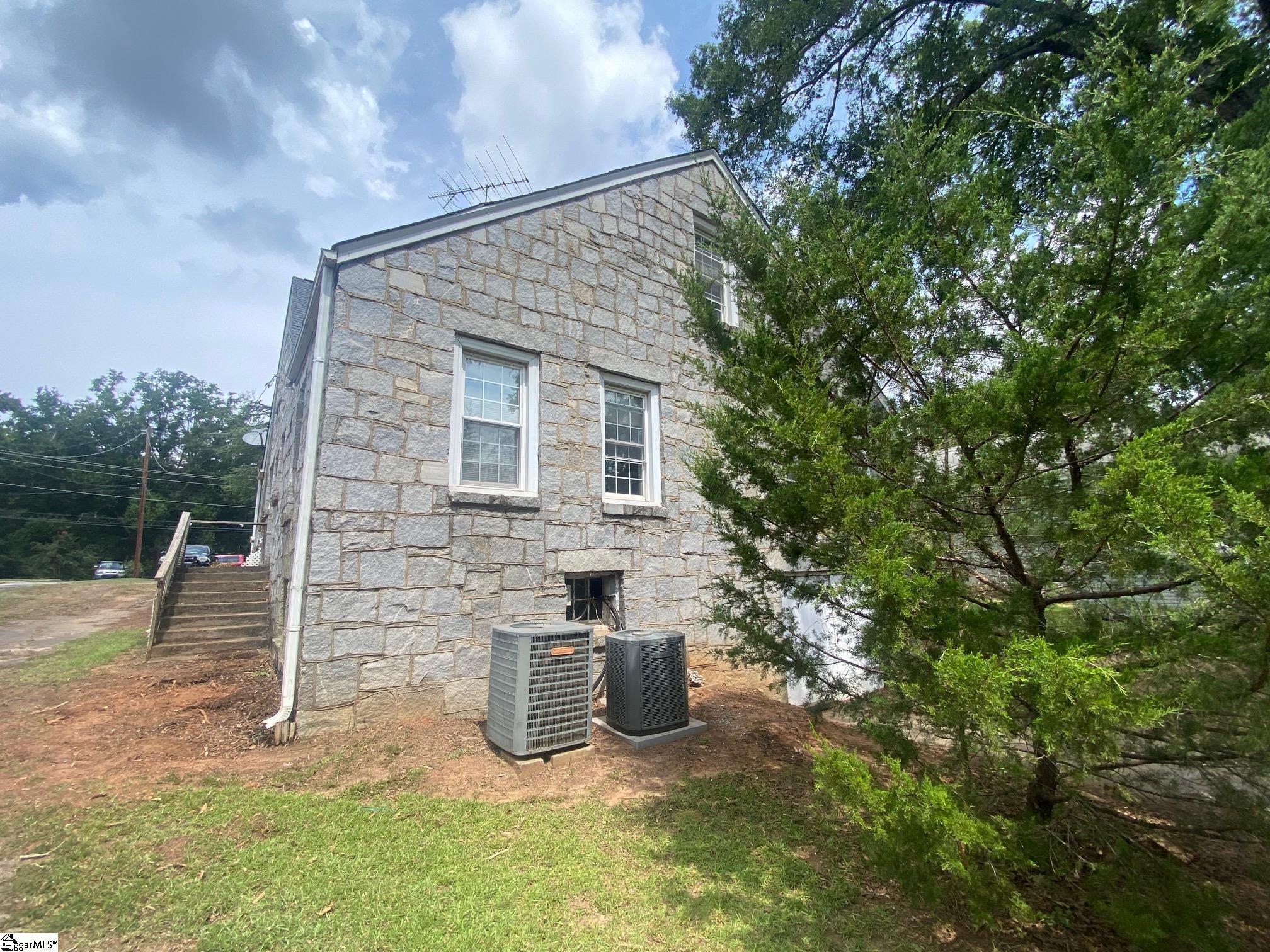 415 W Farley Avenue