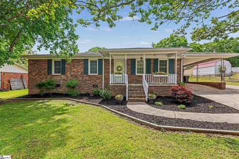 Photo of 9 Poplar Street, Woodruff, SC 29388 (MLS # 1588075)