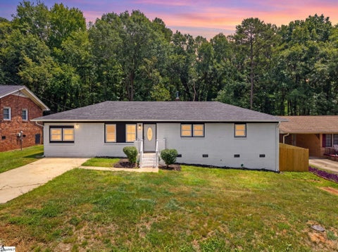 Photo of 33 Dunlap Drive, Greenville, SC 29605 (MLS # 1597016)