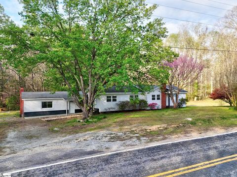 Photo of 303 Garren Road, Belton, SC 29627 (MLS # 1587030)