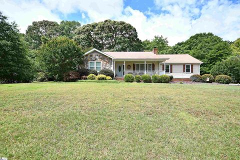 Photo of 208 Sheffield Court, Easley, SC 29642 (MLS # 1590996)