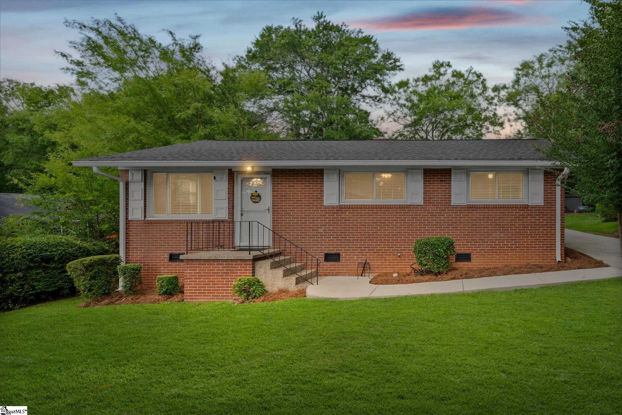 17 Eisenhower Drive