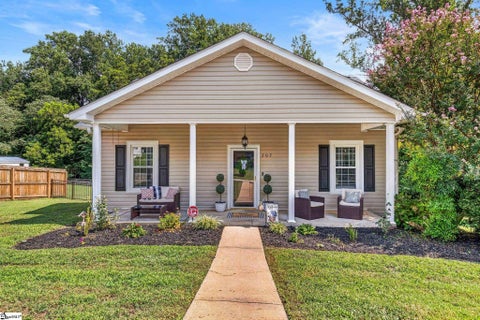 Photo of 207 Woodside Circle, Simpsonville, SC 29681 (MLS # 1606294)