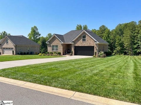 Photo of 257 Carriage Gate Drive, Wellford, SC 29385 (MLS # 1604997)