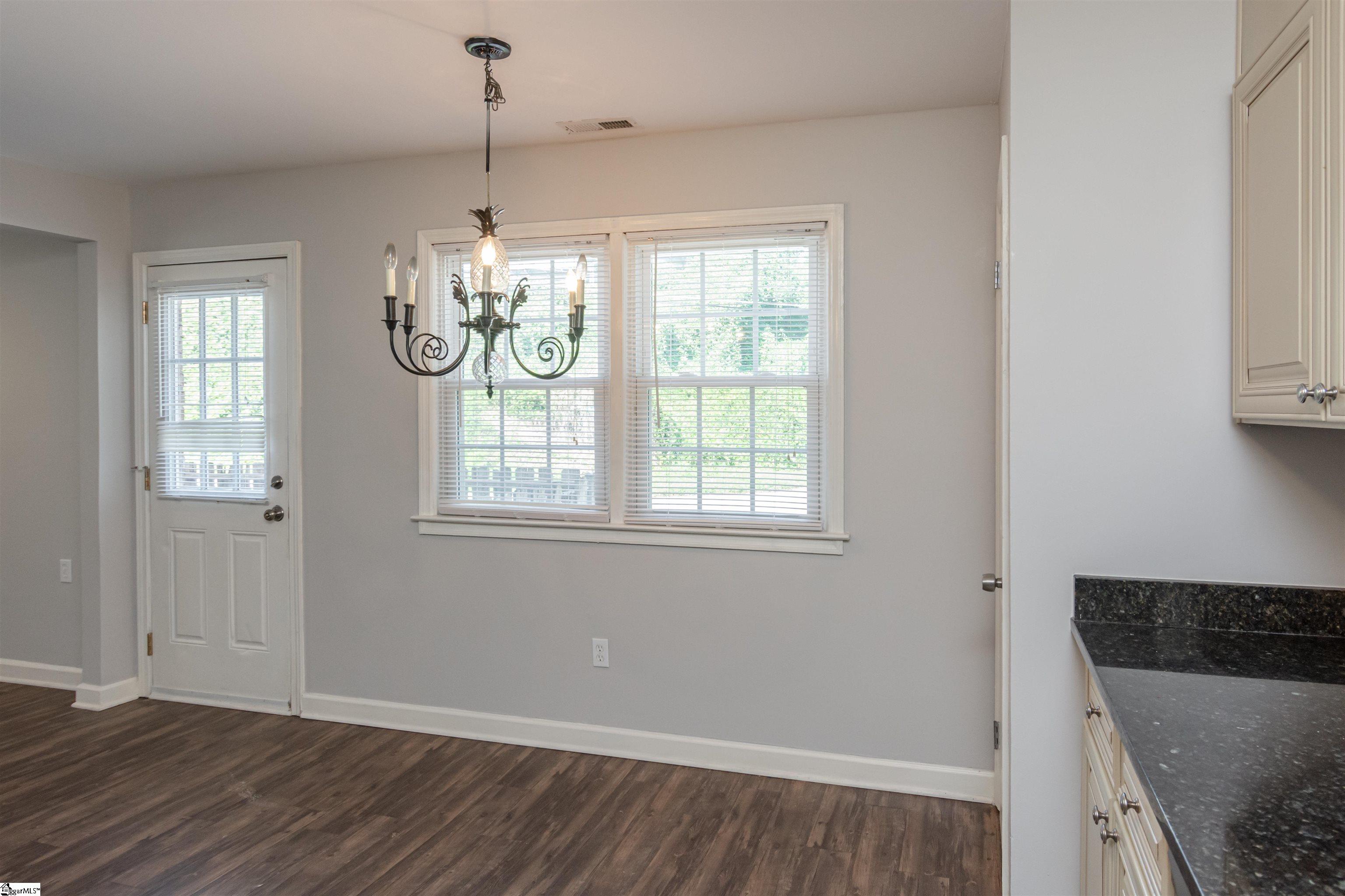 Greenville, South Carolina 29615, United States, 2 Bedrooms Bedrooms, ,1 BathroomBathrooms,Residential,Pending,198626