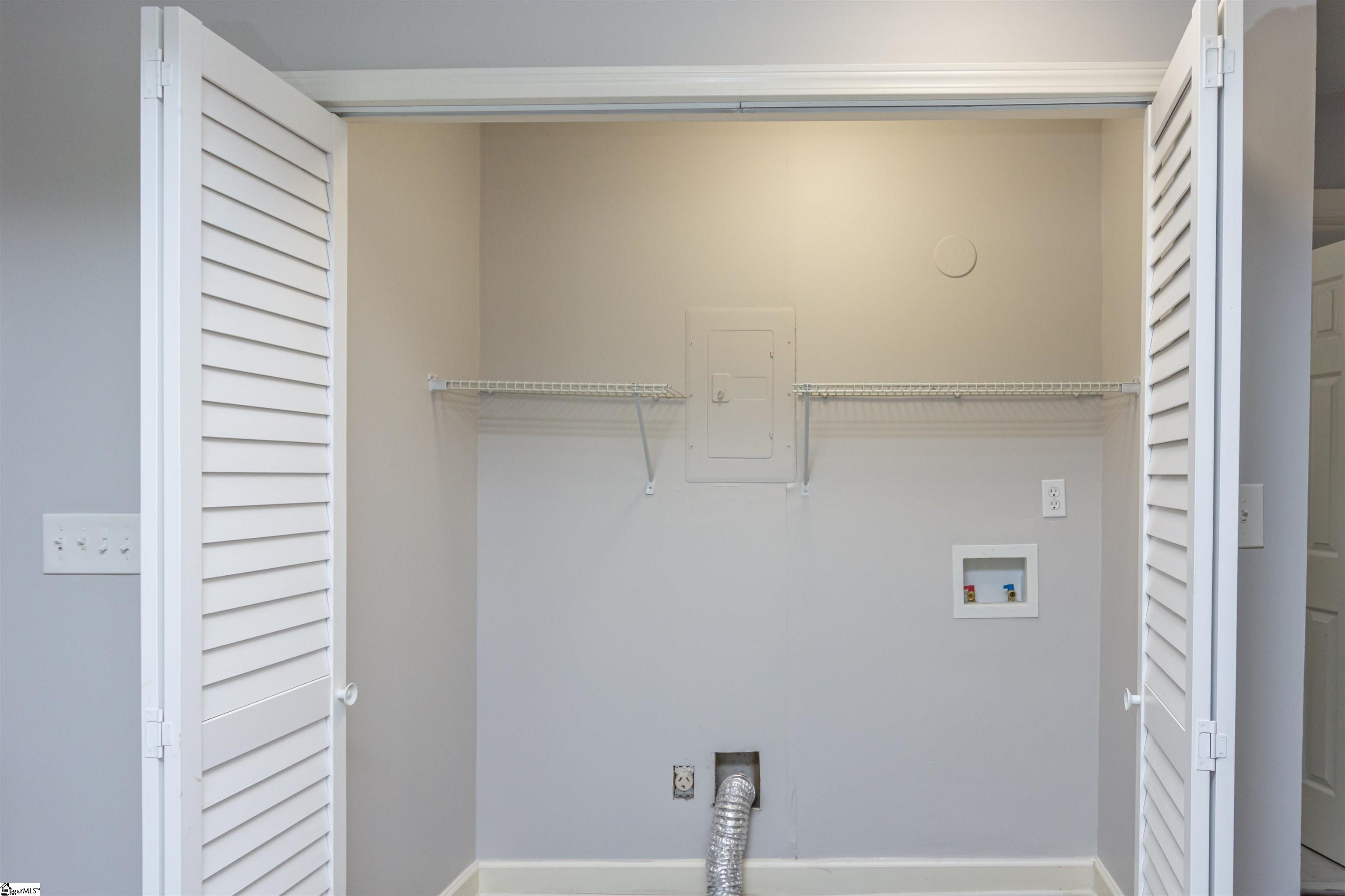 Greenville, South Carolina 29615, United States, 2 Bedrooms Bedrooms, ,1 BathroomBathrooms,Residential,Pending,198626