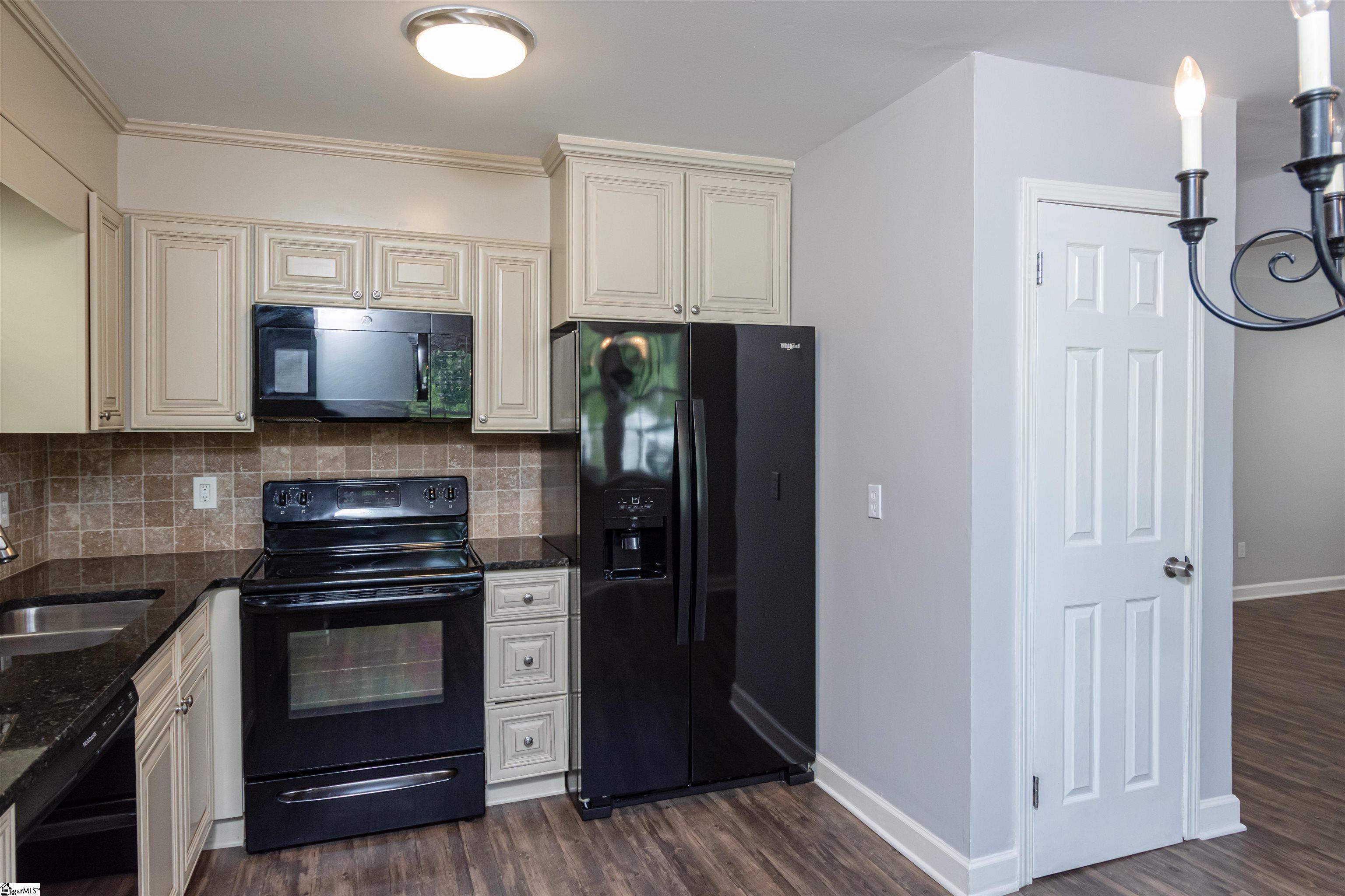 Greenville, South Carolina 29615, United States, 2 Bedrooms Bedrooms, ,1 BathroomBathrooms,Residential,Pending,198626