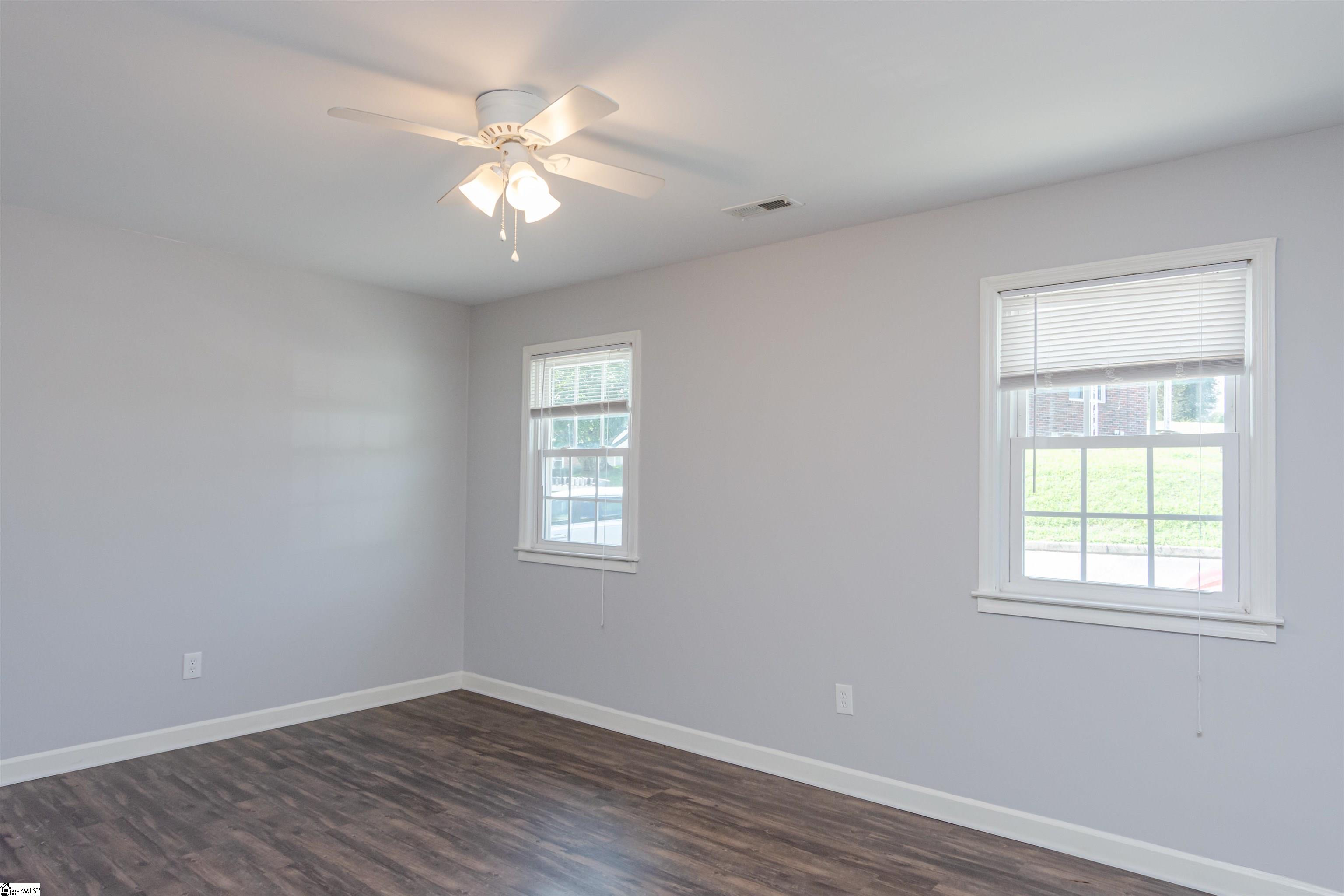 Greenville, South Carolina 29615, United States, 2 Bedrooms Bedrooms, ,1 BathroomBathrooms,Residential,Pending,198626