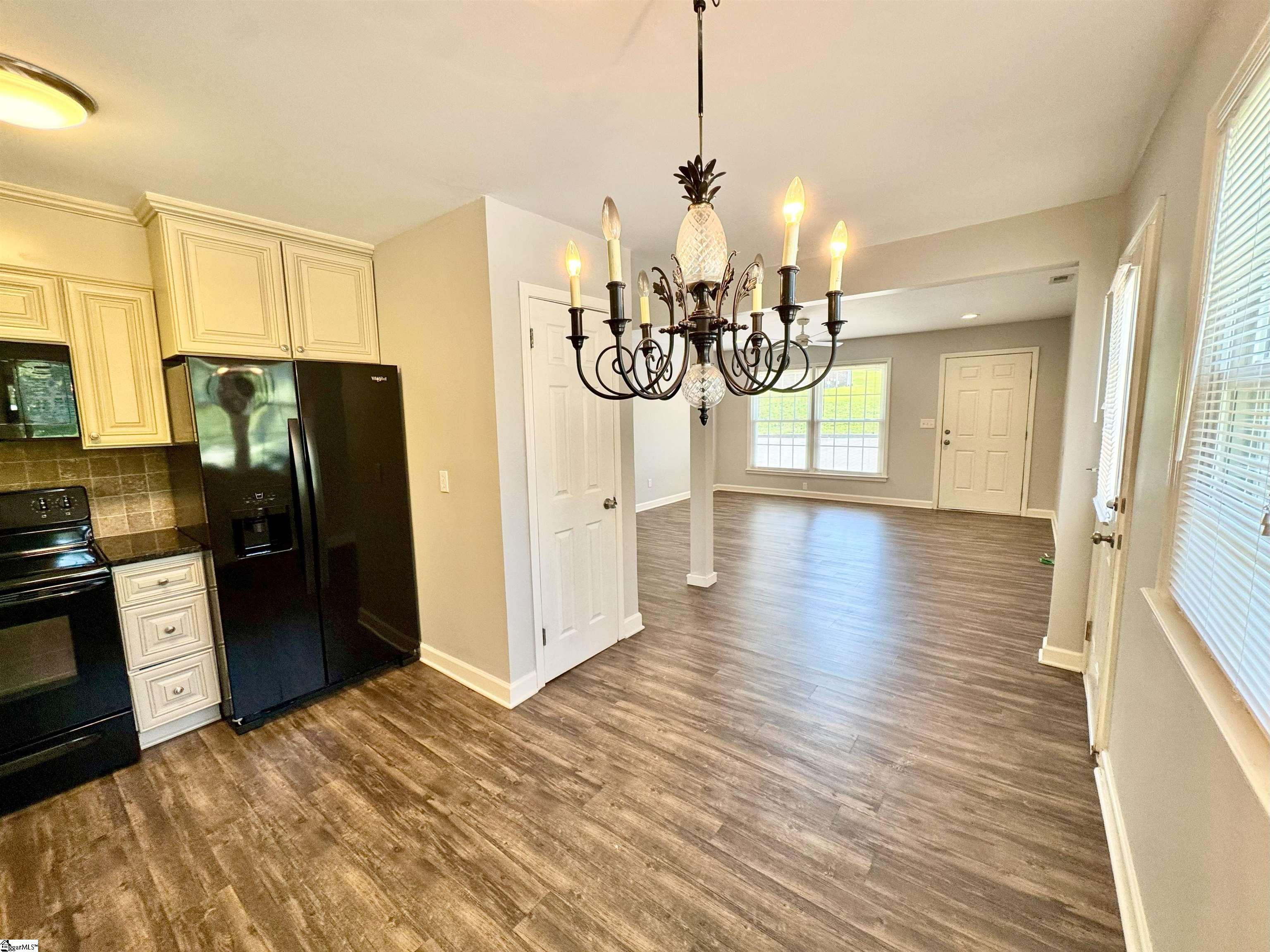 Greenville, South Carolina 29615, United States, 2 Bedrooms Bedrooms, ,1 BathroomBathrooms,Residential,Pending,198626