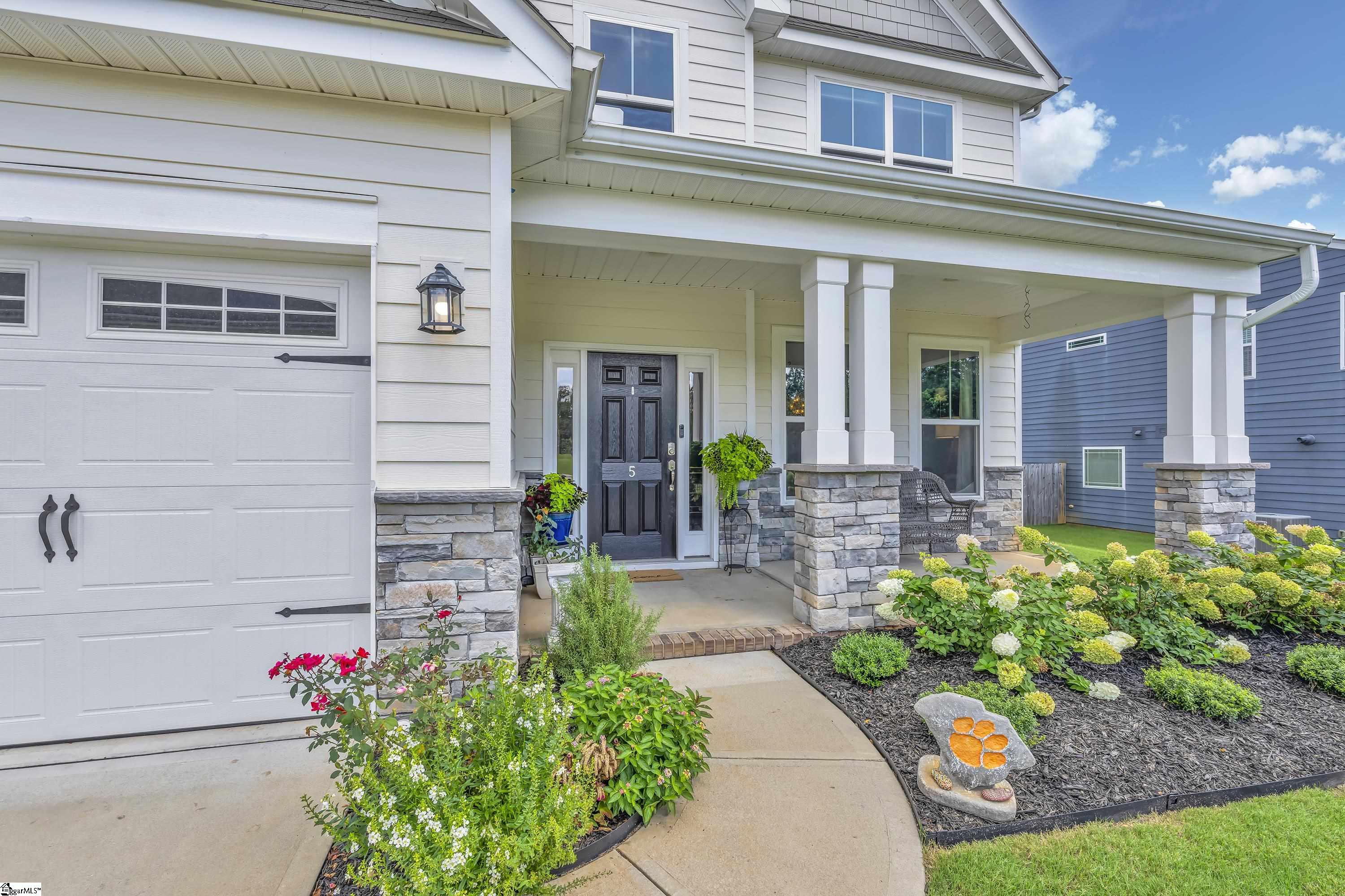 Simpsonville, South Carolina 29681, United States, 4 Bedrooms Bedrooms, ,3 BathroomsBathrooms,Residential,Contingent,191419