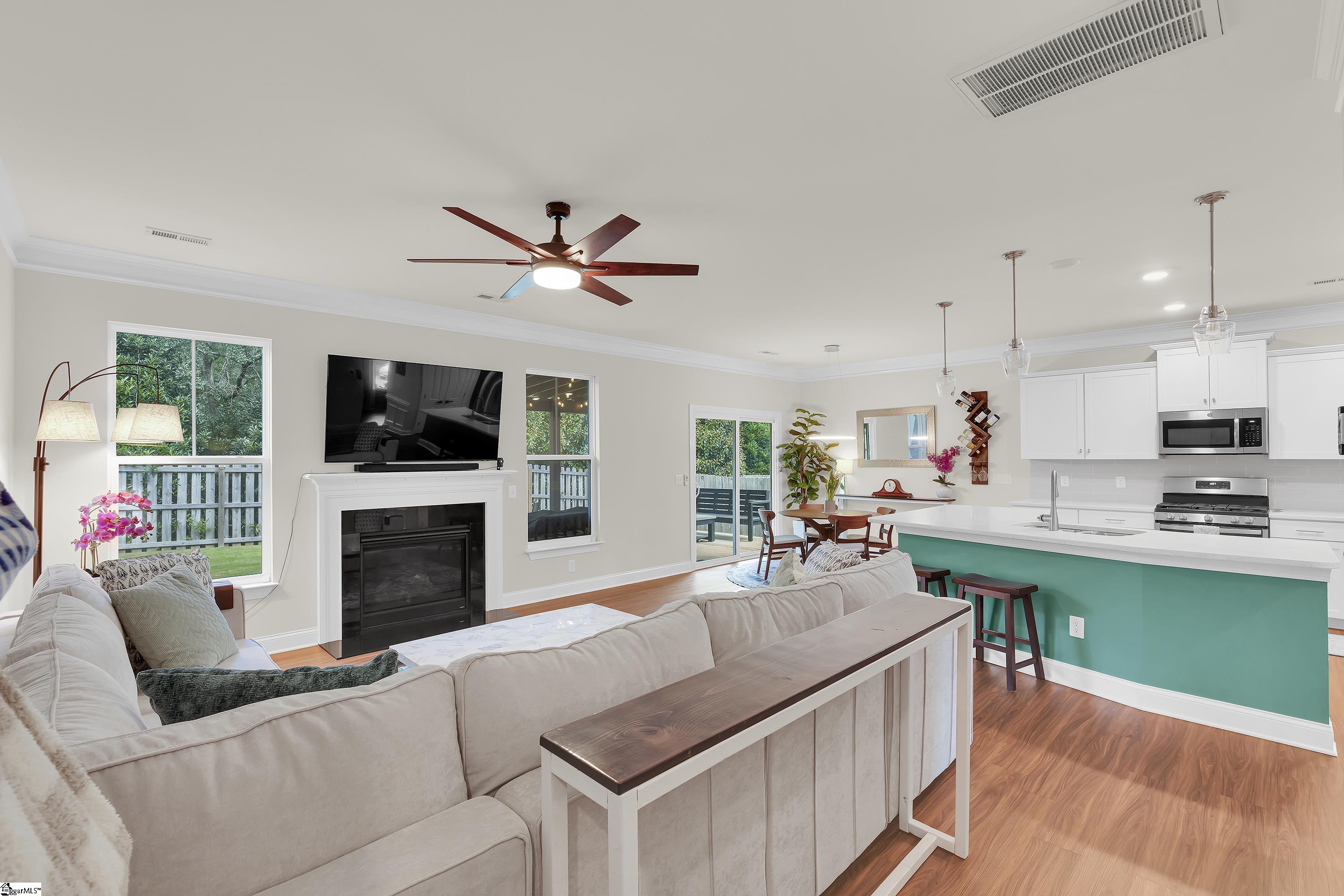 Simpsonville, South Carolina 29681, United States, 4 Bedrooms Bedrooms, ,3 BathroomsBathrooms,Residential,Contingent,191419