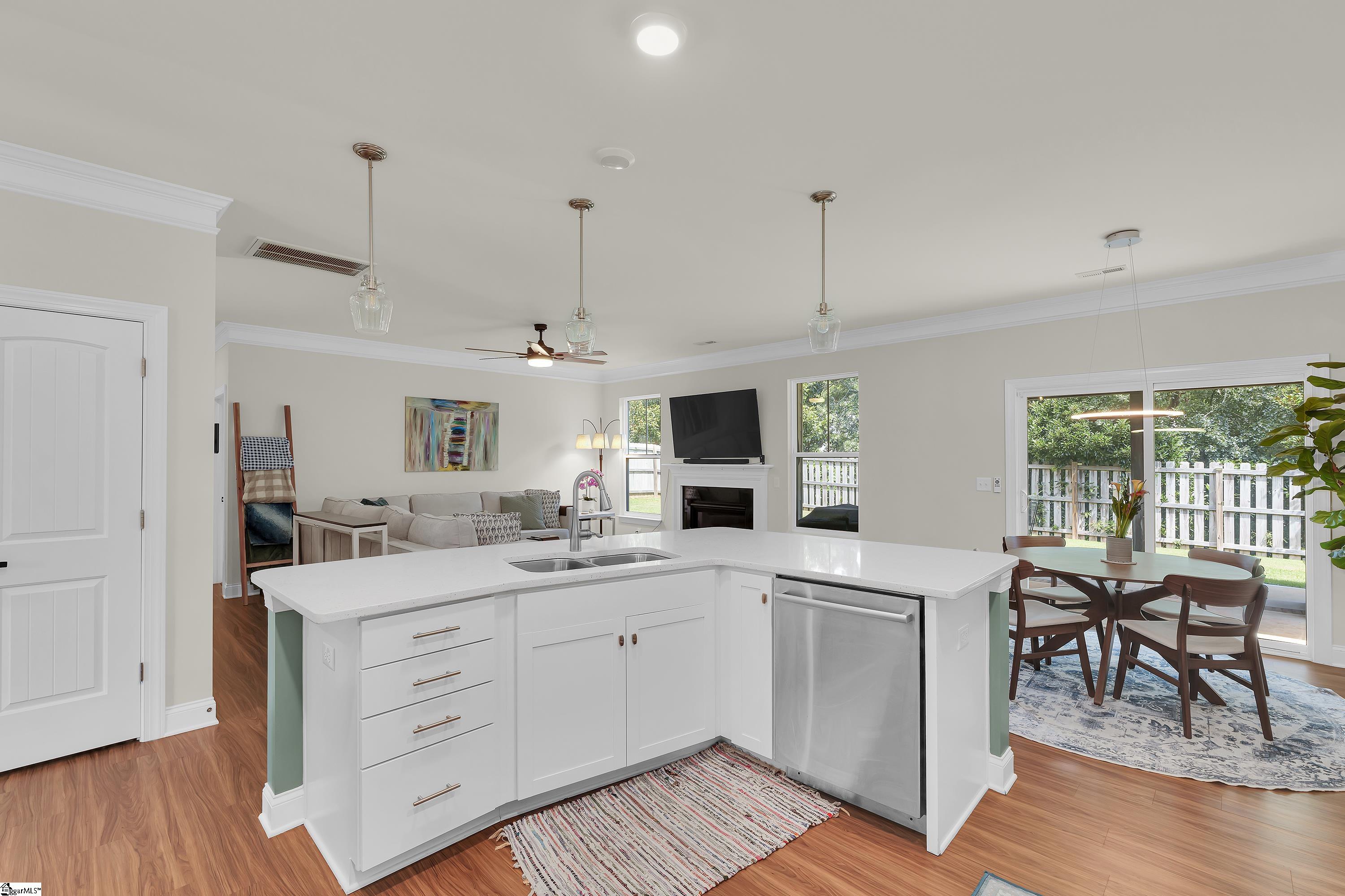 Simpsonville, South Carolina 29681, United States, 4 Bedrooms Bedrooms, ,3 BathroomsBathrooms,Residential,Contingent,191419