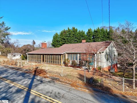 Photo of 433 Pineview Drive, Pickens, SC 29671 (MLS # 1577619)