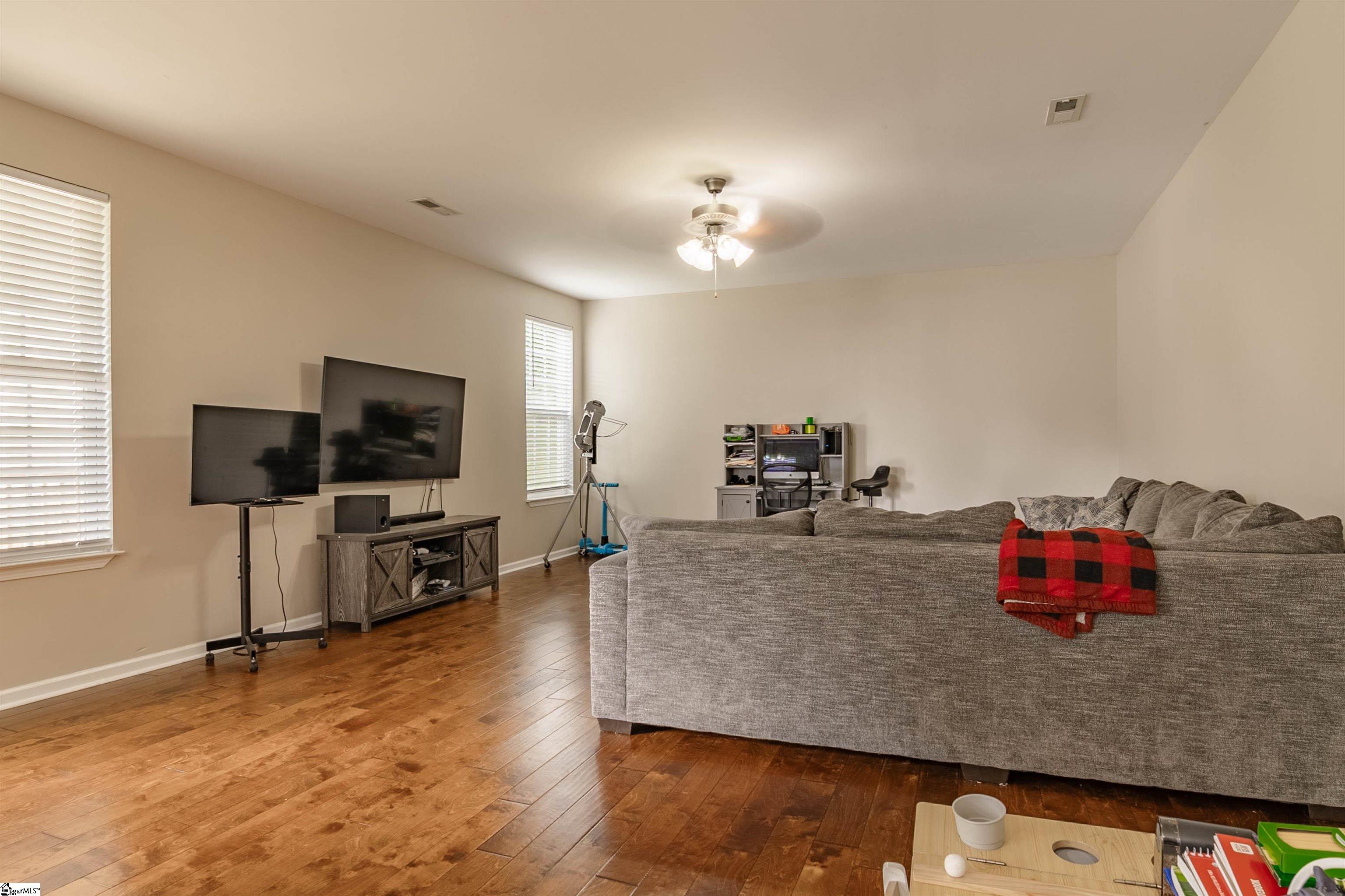 Pickens, South Carolina 29671, United States, 4 Bedrooms Bedrooms, ,3 BathroomsBathrooms,Residential,Active,196941