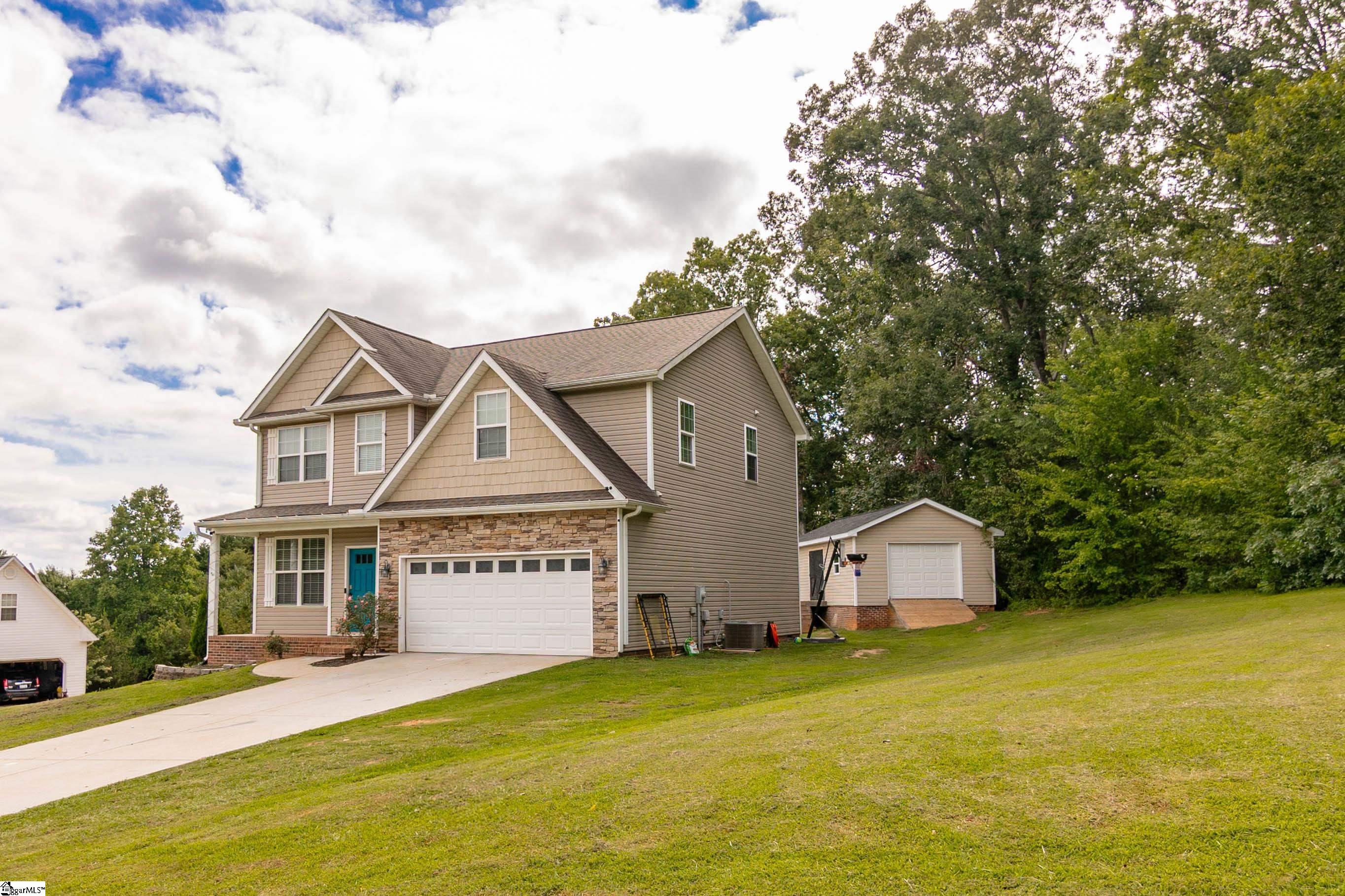 Pickens, South Carolina 29671, United States, 4 Bedrooms Bedrooms, ,3 BathroomsBathrooms,Residential,Active,196941