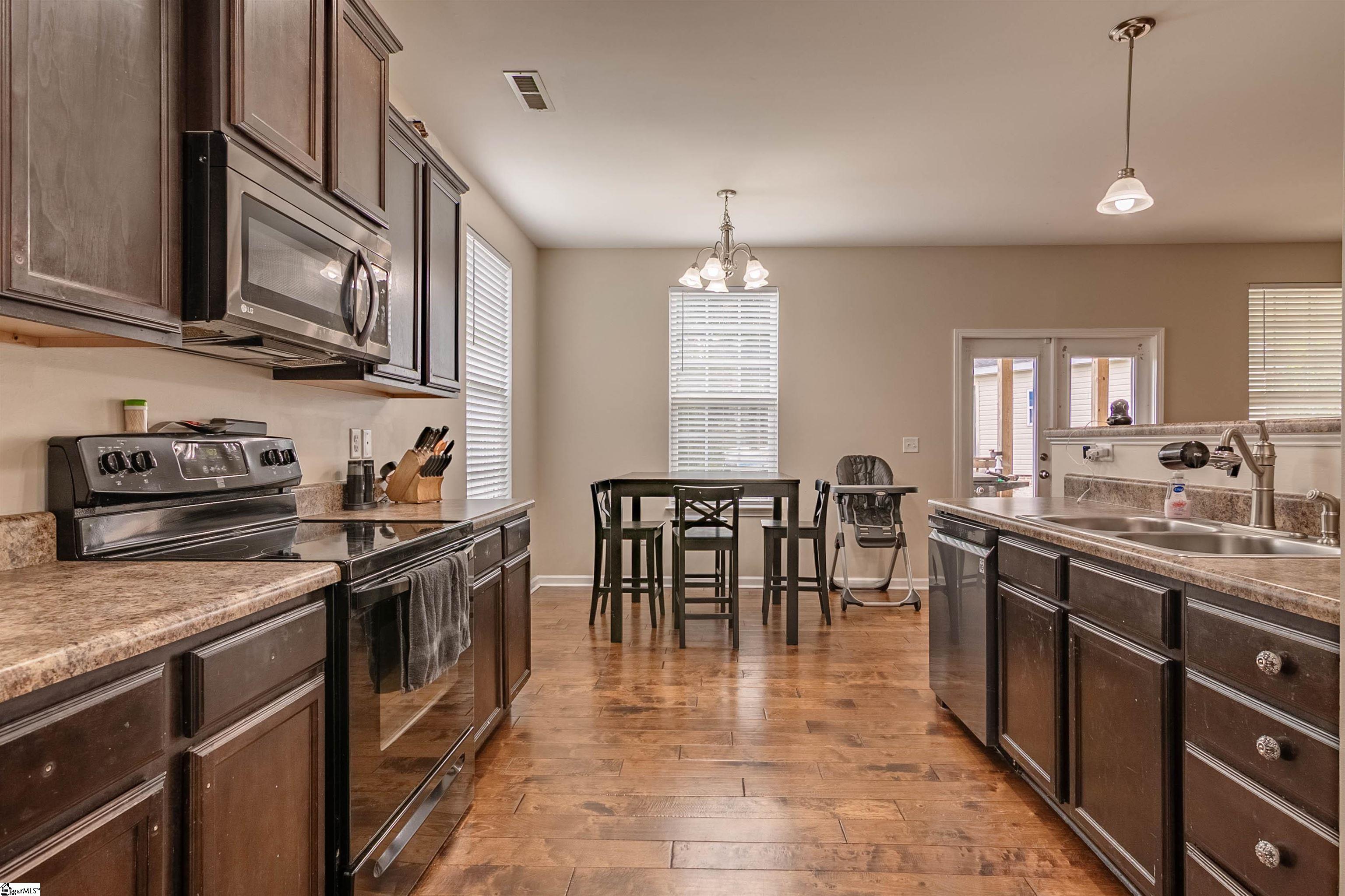 Pickens, South Carolina 29671, United States, 4 Bedrooms Bedrooms, ,3 BathroomsBathrooms,Residential,Active,196941