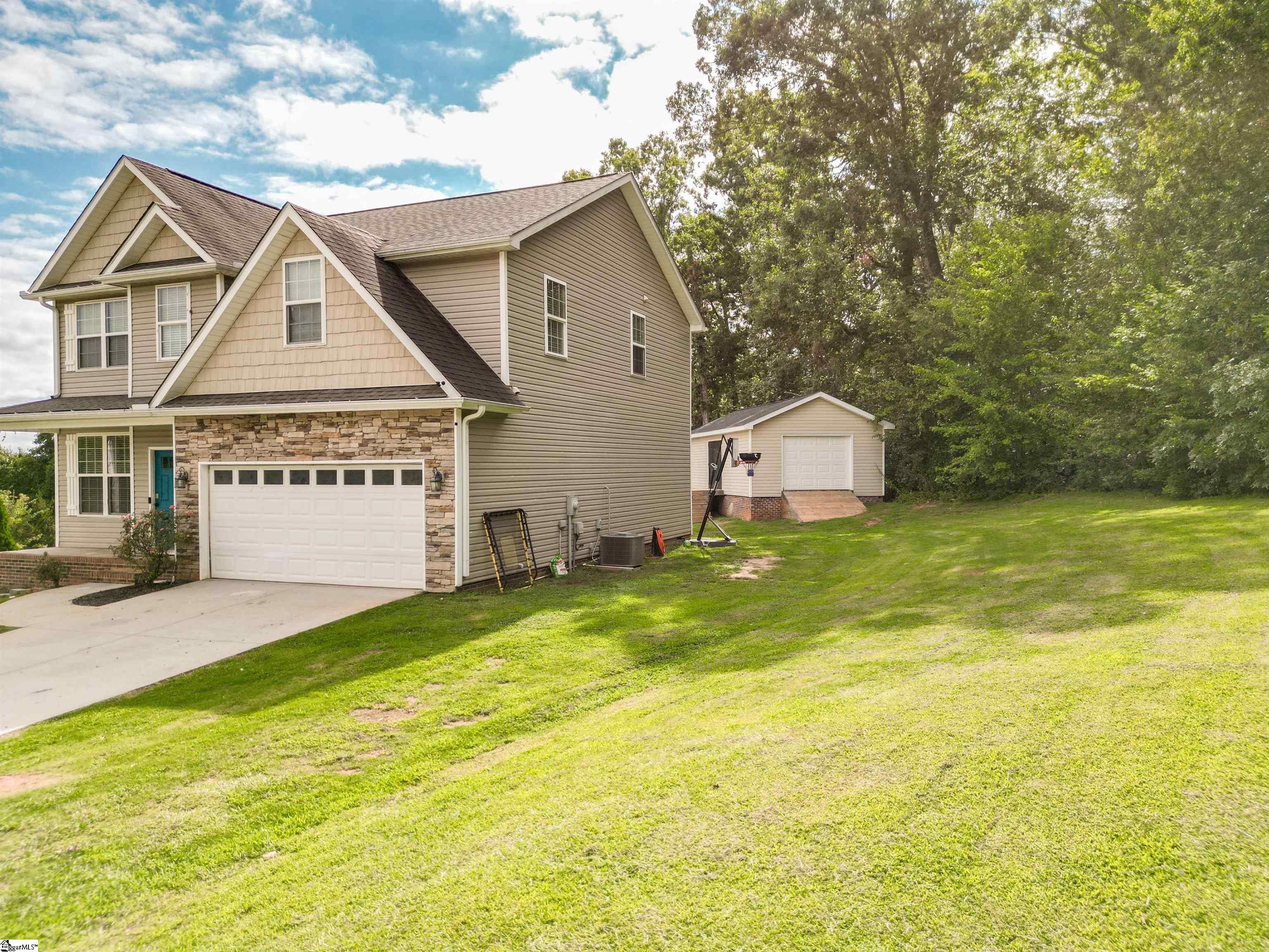 Pickens, South Carolina 29671, United States, 4 Bedrooms Bedrooms, ,3 BathroomsBathrooms,Residential,Active,196941