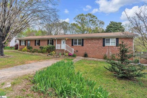 Photo of 4 Easy Street, Taylors, SC 29687 (MLS # 1587071)