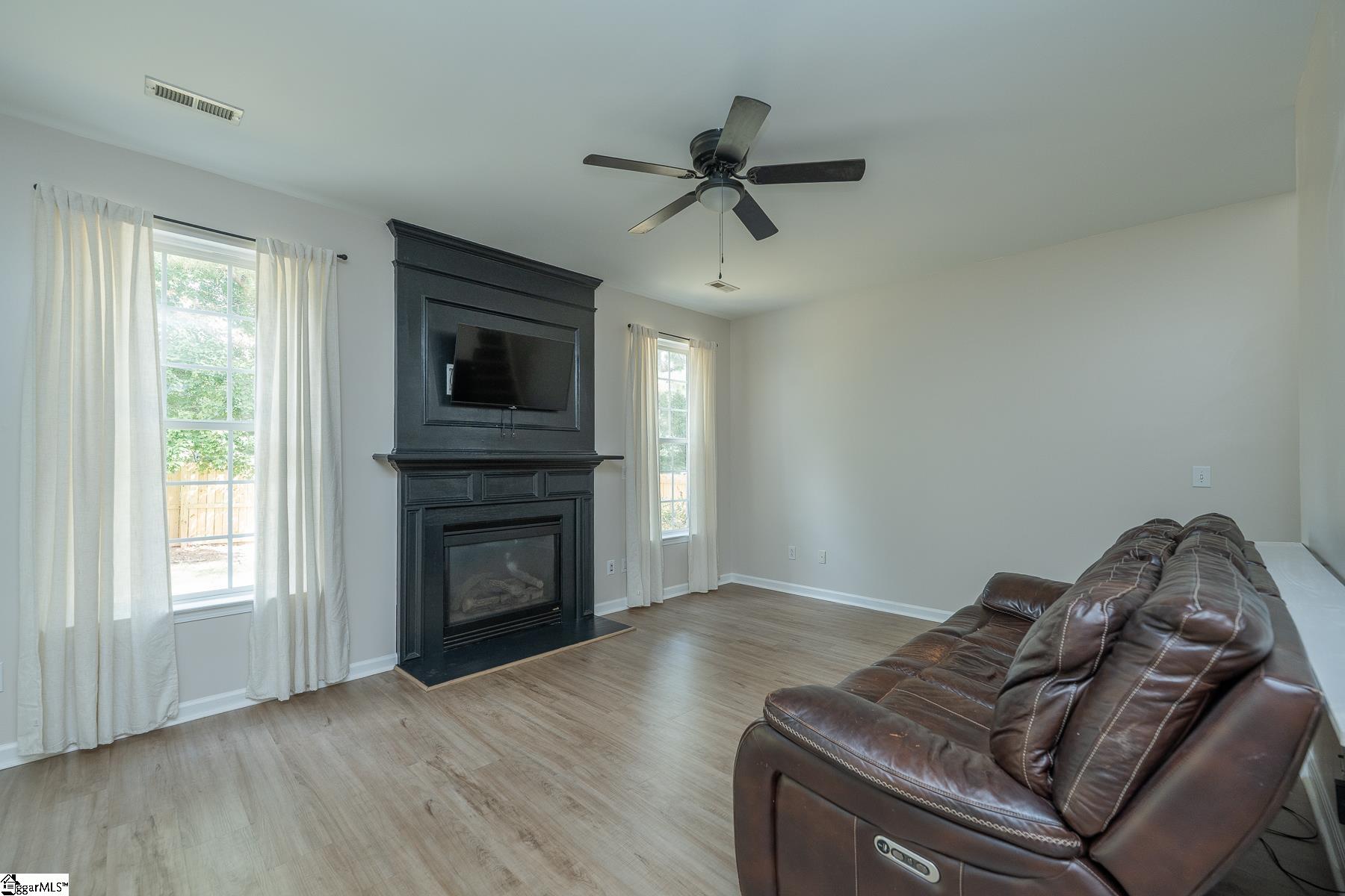 Simpsonville, South Carolina 29681, United States, 4 Bedrooms Bedrooms, ,3 BathroomsBathrooms,Residential,Active,217411